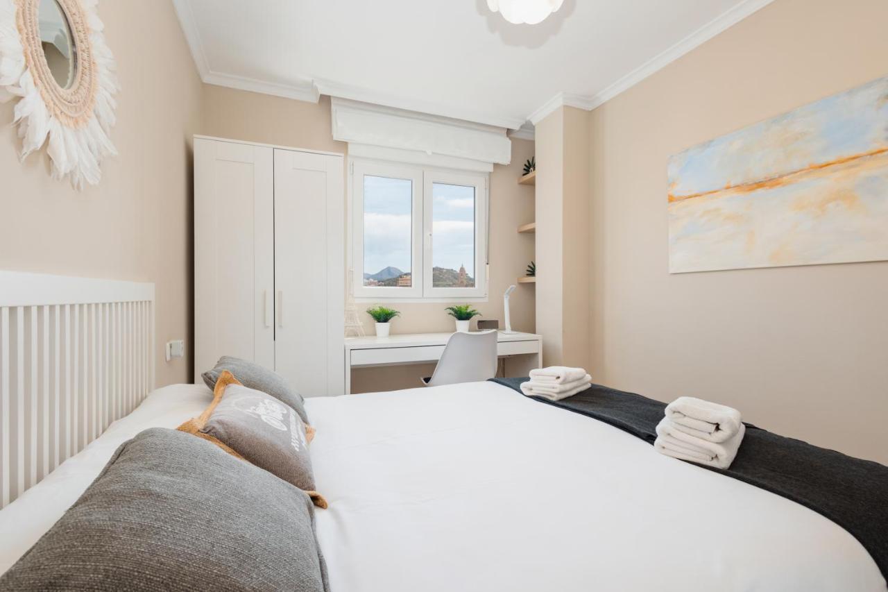 In The Historic Center Of Malaga, Very Close To The Beach And The Ave Train Station, With Private Parking Extérieur photo