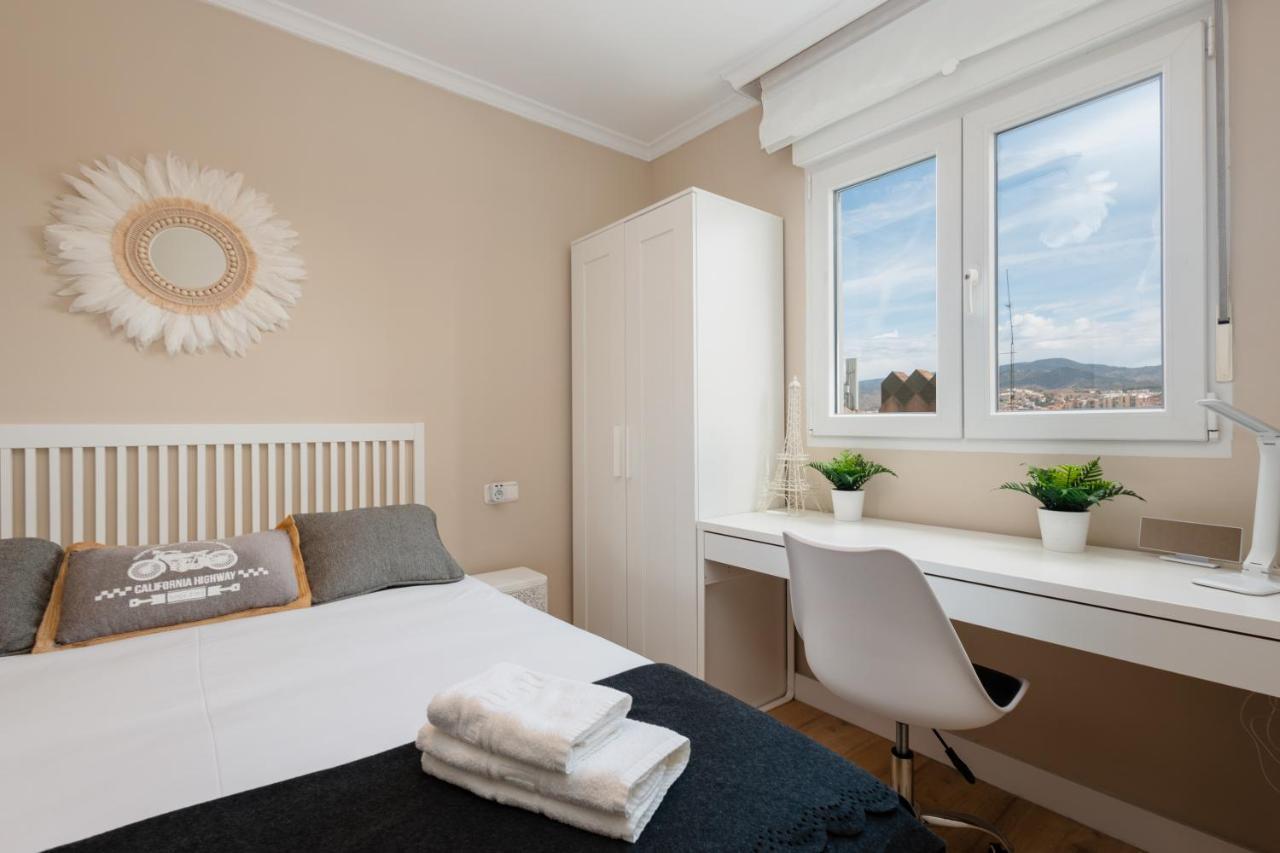 In The Historic Center Of Malaga, Very Close To The Beach And The Ave Train Station, With Private Parking Extérieur photo