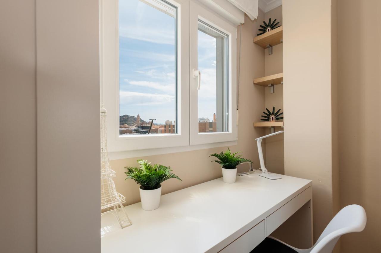 In The Historic Center Of Malaga, Very Close To The Beach And The Ave Train Station, With Private Parking Extérieur photo