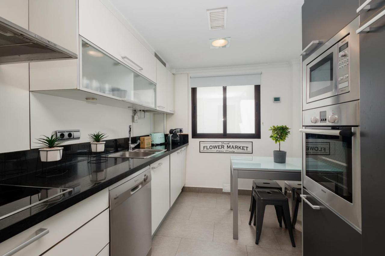 In The Historic Center Of Malaga, Very Close To The Beach And The Ave Train Station, With Private Parking Extérieur photo