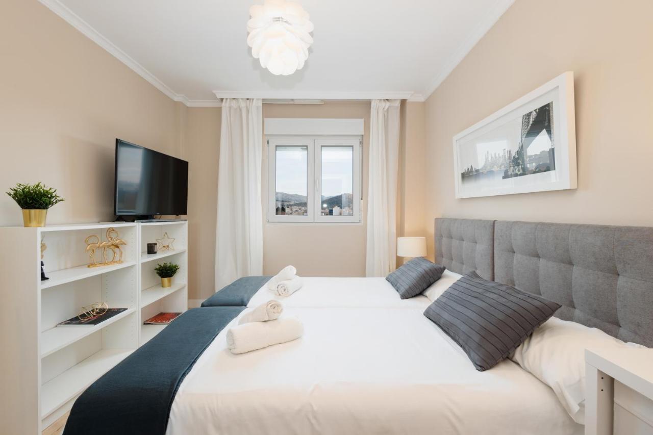 In The Historic Center Of Malaga, Very Close To The Beach And The Ave Train Station, With Private Parking Extérieur photo