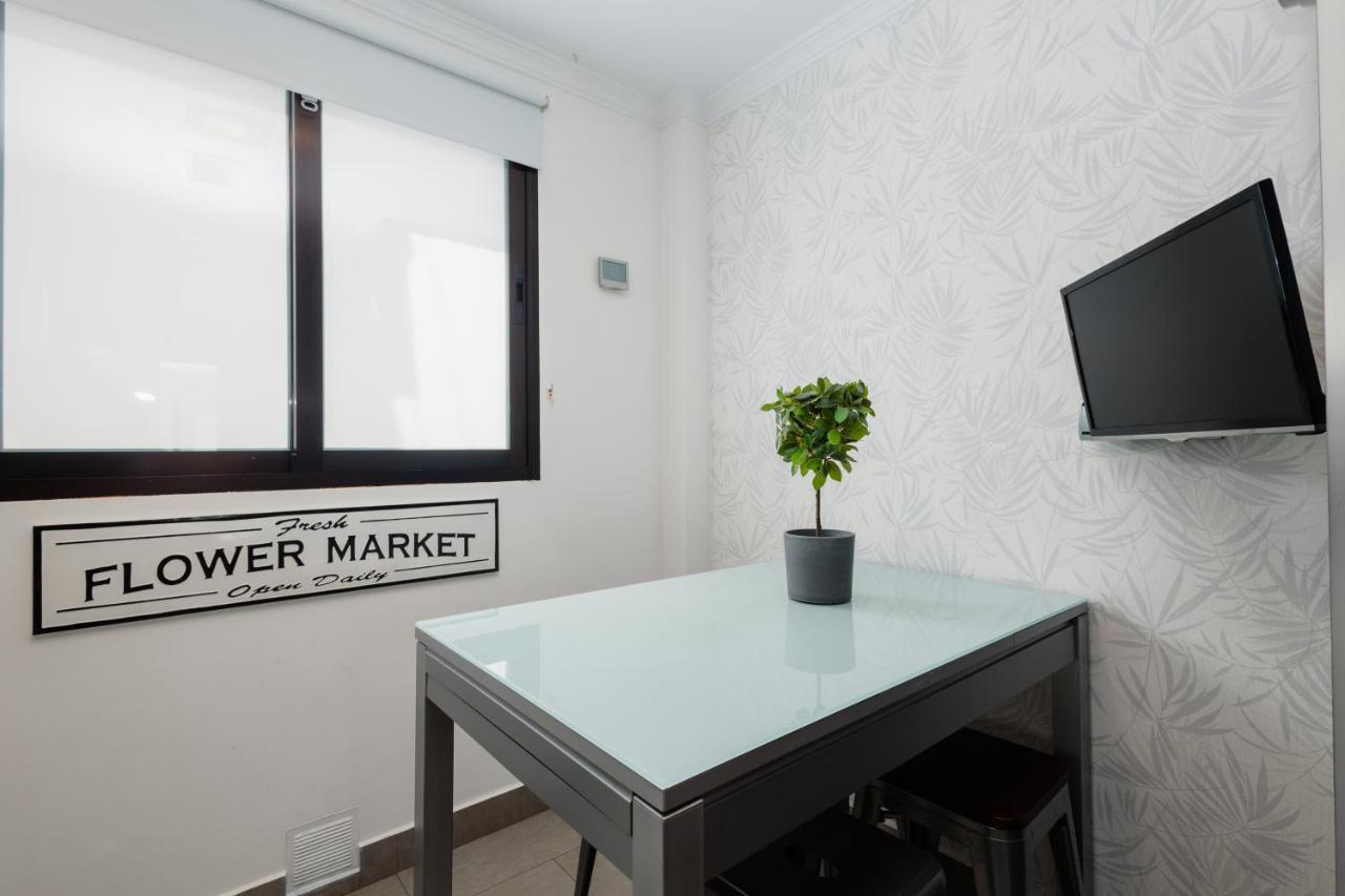 In The Historic Center Of Malaga, Very Close To The Beach And The Ave Train Station, With Private Parking Extérieur photo