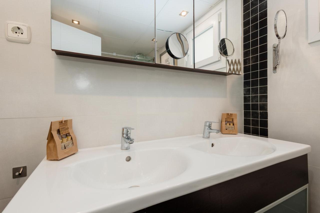 In The Historic Center Of Malaga, Very Close To The Beach And The Ave Train Station, With Private Parking Extérieur photo