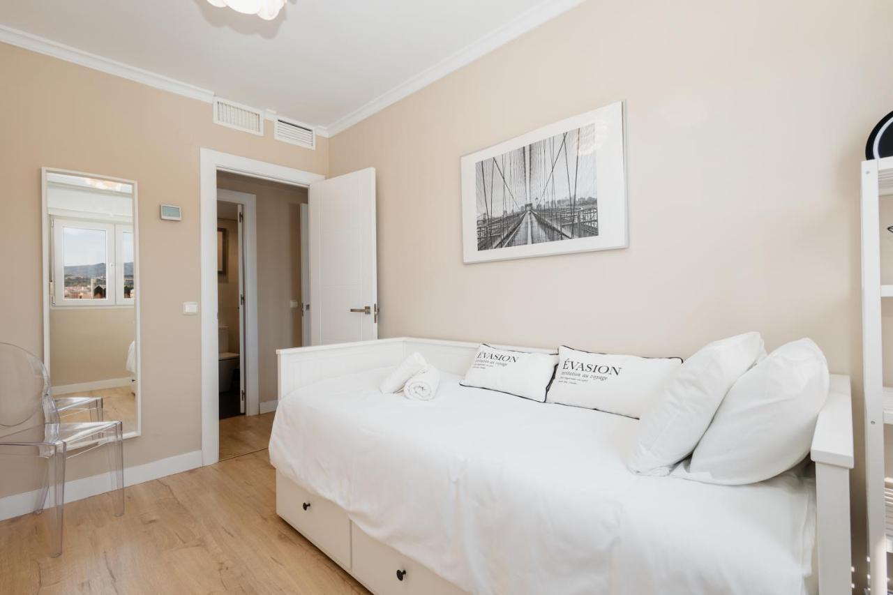 In The Historic Center Of Malaga, Very Close To The Beach And The Ave Train Station, With Private Parking Extérieur photo