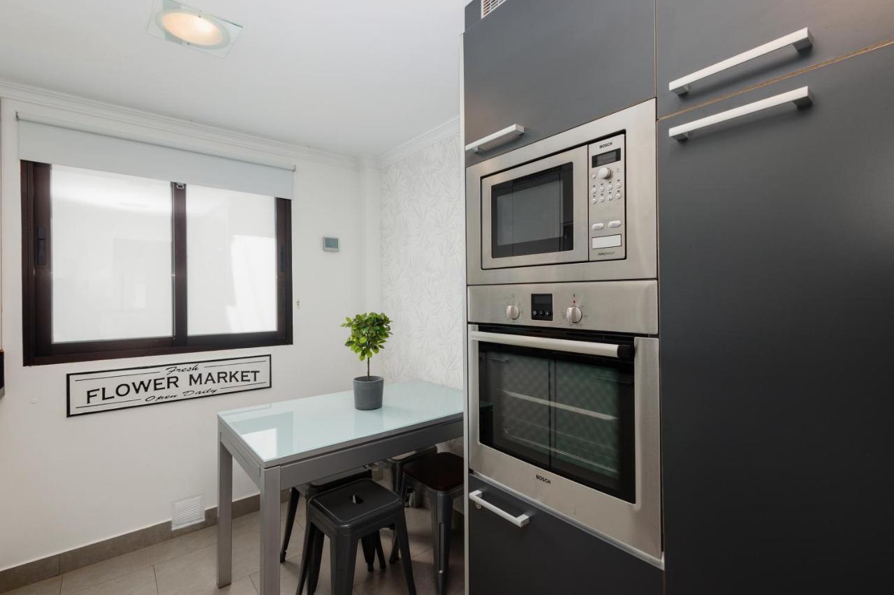 In The Historic Center Of Malaga, Very Close To The Beach And The Ave Train Station, With Private Parking Extérieur photo